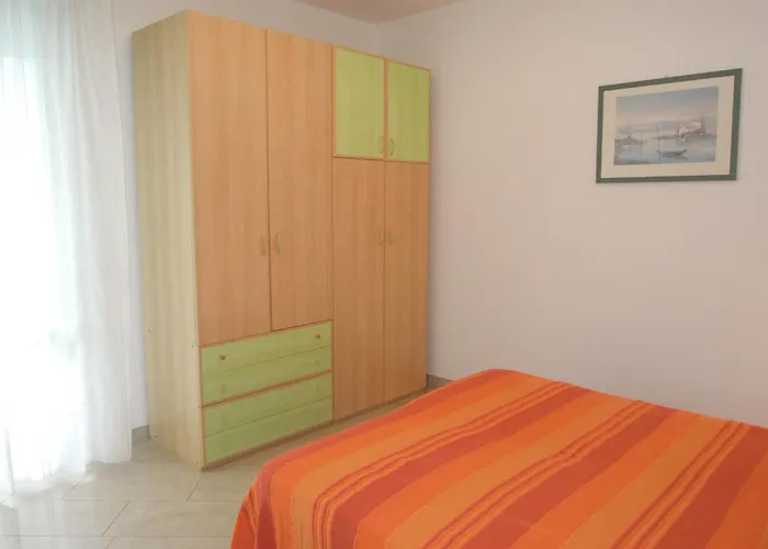 Argonauti דירה ביביונה